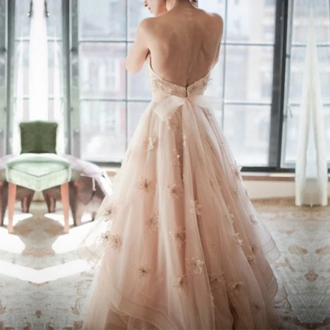 Elegant Lace Sweetheart Tulle A-line Backless Wedding Dresses